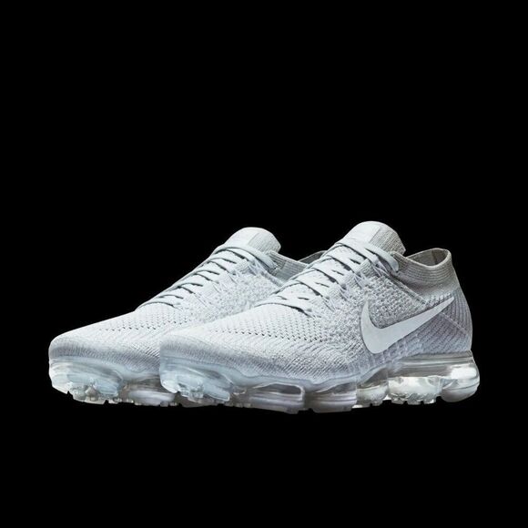 Nike Air Vapormax Flyknit Platinum Gray Running Athletic Shoes Size 7.5 - Picture 3 of 16